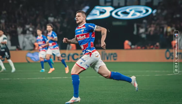 Renato Kayzer durante jogo do Fortaleza