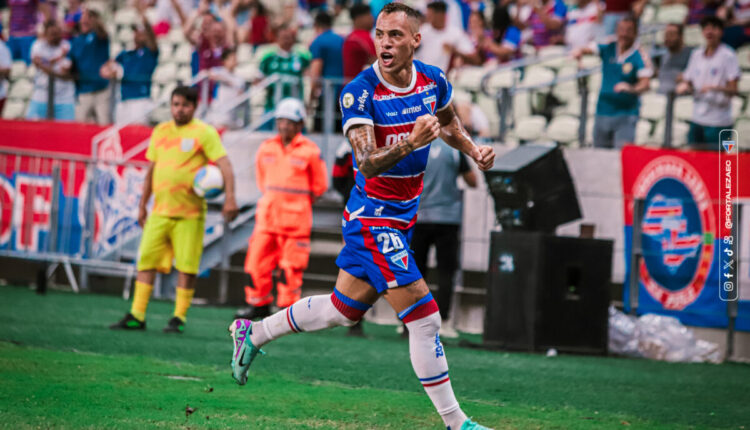 Breno Lopes, atacante do Fortaleza