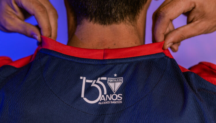 Novo uniforme do Fortaleza em homenagem à seu fundador