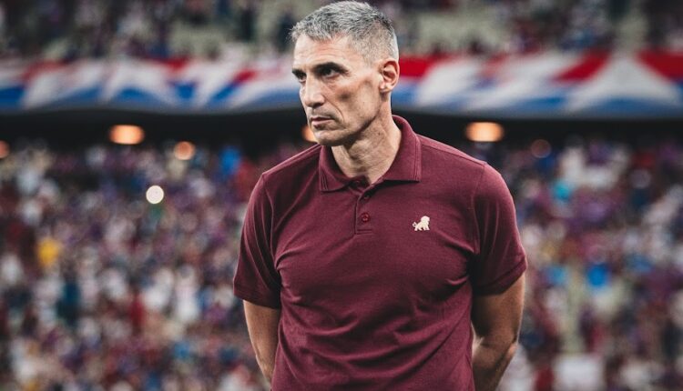 Vojvoda durante jogo entre Fortaleza e Atlético-MG